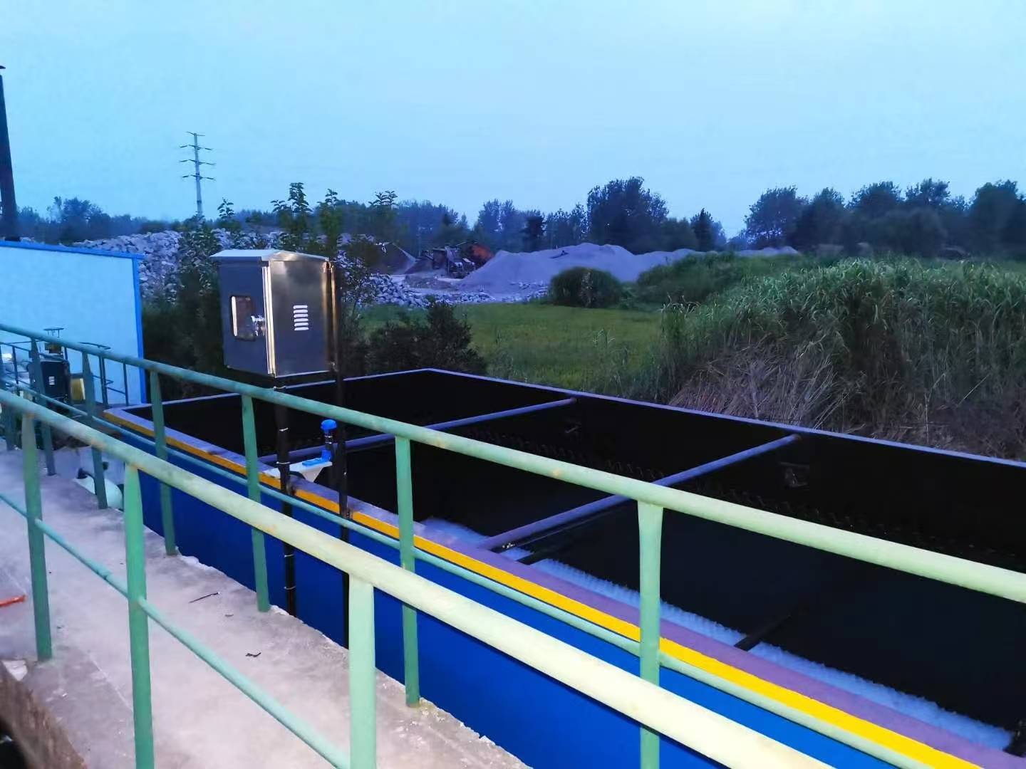 含磷含油污水处理自动化装置(图1)